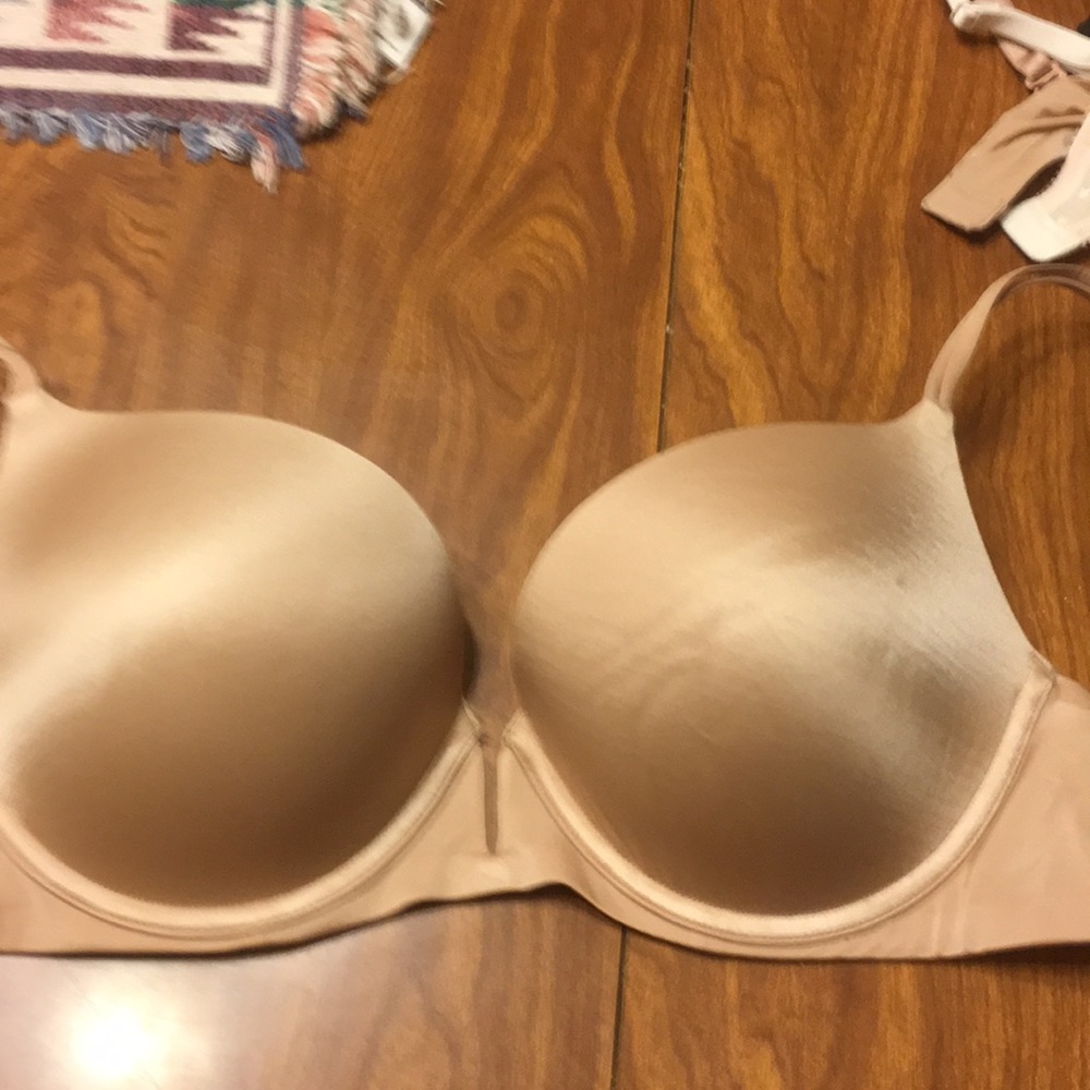 Victoria’s Secret bra 34D